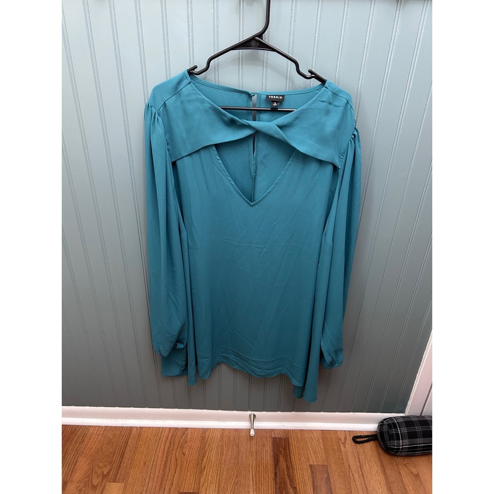Torrid Womens‎ Plus Size 5 Teal Green Twist Front Cutout Puff Sleeve Blouse Top